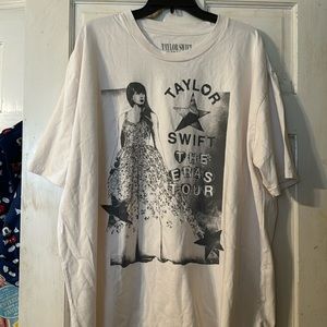 Taylor swift “the eras tour” concert Tshirt BNWT